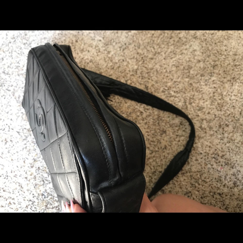 💯%authentic Lambskin vintage camera tassel Chanel - Picture 4 of 8